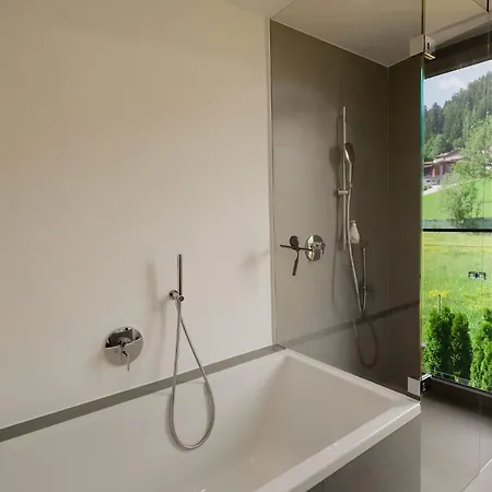 Stunning Mountain Views Sauna Walk To Lift